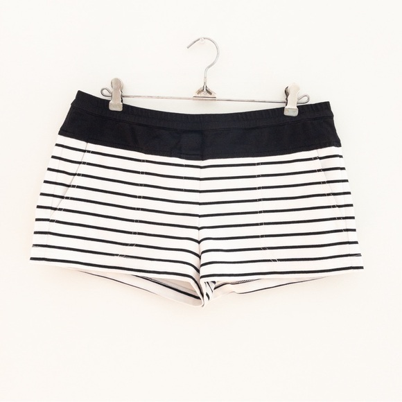 BCBGMaxazria Teagan Black White Striped Pull On Shorts Medium Flawed - Picture 1 of 7